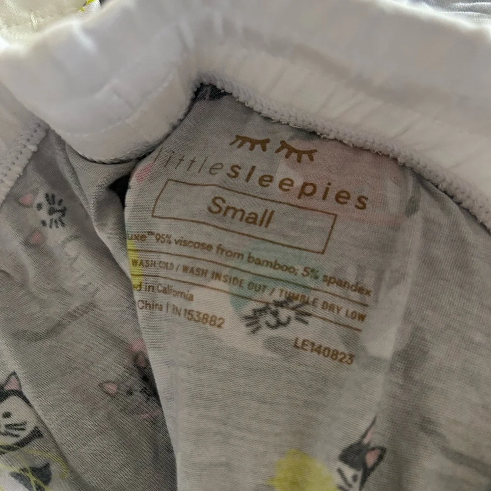 Little Sleepies Grey Cat-Print Kids Pajama Set with Multicolor Accents - Picture 3 of 4